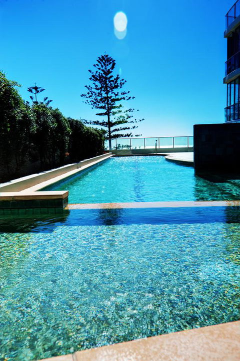 Reflection On The Sea - Perths Hotel 23