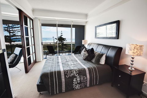 Reflection On The Sea - Perths Hotel 41