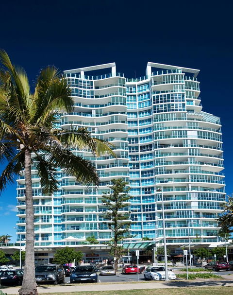 Reflection On The Sea - Perths Hotel 25