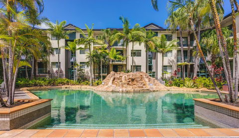 Currumbin Sands On The Beach - Perths Hotel 3