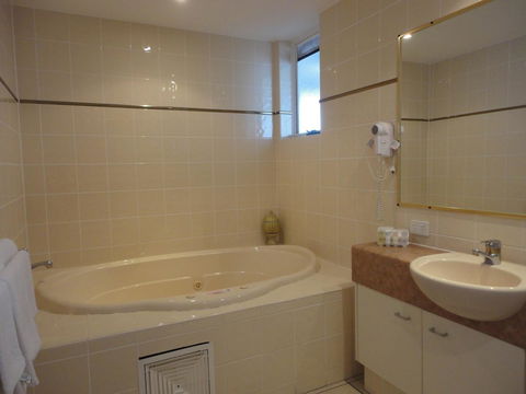 Aquarius Resort - Perths Hotel 25
