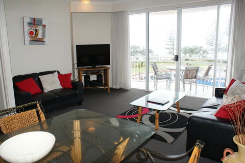 Aquarius Resort - Perths Hotel 8
