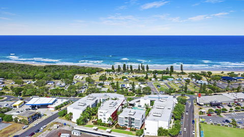 Element On Coolum Beach - Perths Hotel 0