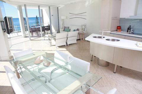 Oceans Mooloolaba - Perths Hotel 31