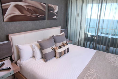 Oceans Mooloolaba - Perths Hotel 26