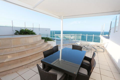 Oceans Mooloolaba - Perths Hotel 42