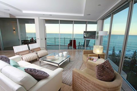 Oceans Mooloolaba - Perths Hotel 15