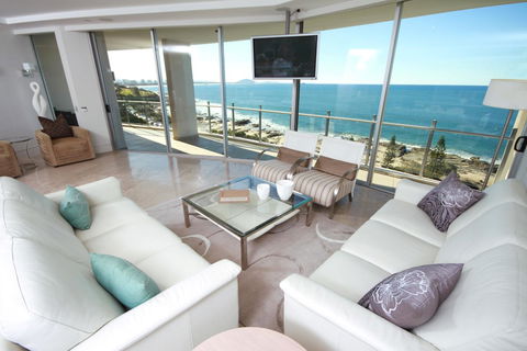 Oceans Mooloolaba - Perths Hotel 13