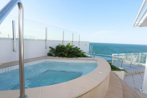 Oceans Mooloolaba - Perths Hotel 41