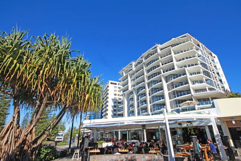 Oceans Mooloolaba - Perths Hotel 37
