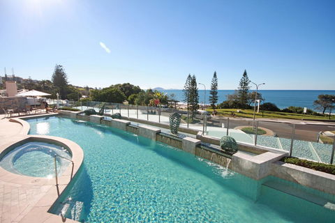 Oceans Mooloolaba - Perths Hotel 11