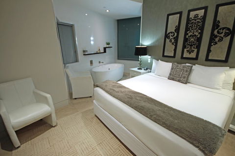 Oceans Mooloolaba - Perths Hotel 21