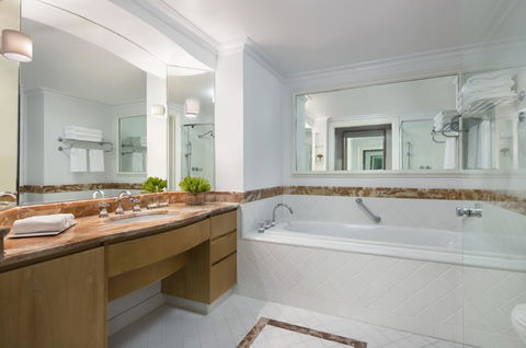 JW Marriott Gold Coast Resort & Spa - Perths Hotel 11