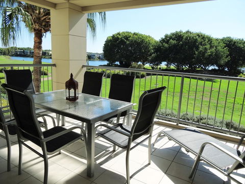 Waterfront Resort Villa With Buggy - Perths Hotel 1