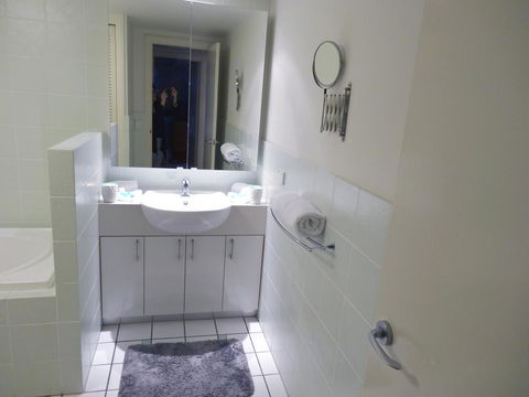 Waterfront Resort Villa With Buggy - Perths Hotel 13