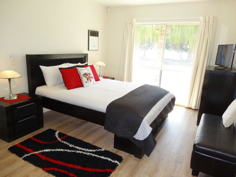 Waterfront Resort Villa With Buggy - Perths Hotel 9