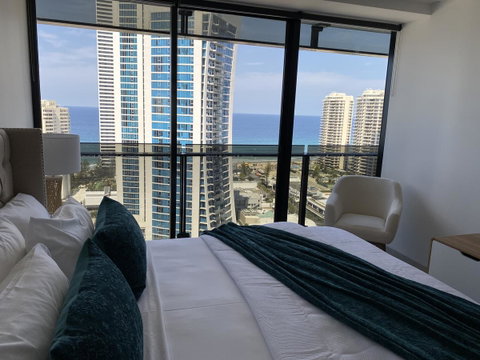 Circle On Cavill 2, 3, 4 & 5 Bedroom SkyHomes & SUB PENTHOUSES By Gold Coast Holidays - Perths Hotel 14