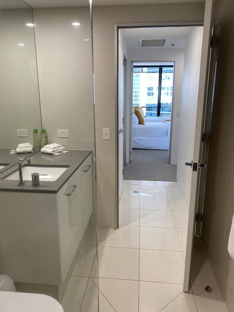 Circle On Cavill 2, 3, 4 & 5 Bedroom SkyHomes & SUB PENTHOUSES By Gold Coast Holidays - Perths Hotel 2