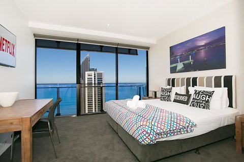 Circle On Cavill 2, 3, 4 & 5 Bedroom SkyHomes & SUB PENTHOUSES By Gold Coast Holidays - Perths Hotel 0