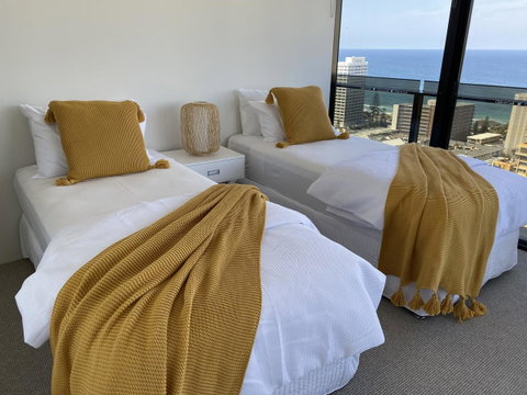 Circle On Cavill 2, 3, 4 & 5 Bedroom SkyHomes & SUB PENTHOUSES By Gold Coast Holidays - Perths Hotel 17