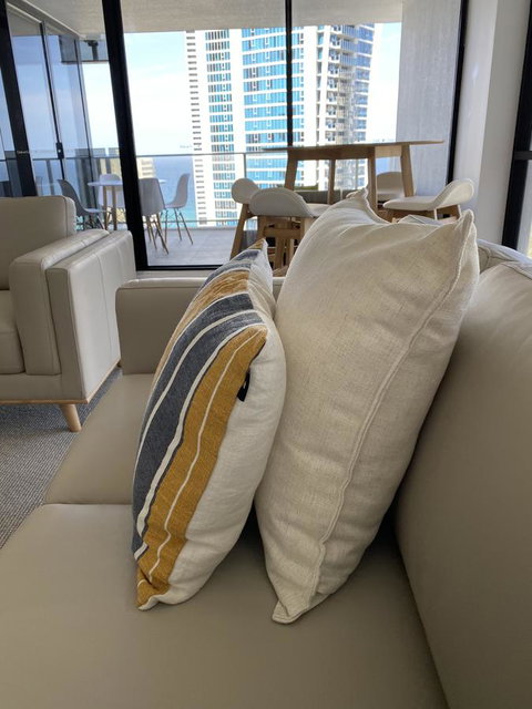 Circle On Cavill 2, 3, 4 & 5 Bedroom SkyHomes & SUB PENTHOUSES By Gold Coast Holidays - Perths Hotel 1