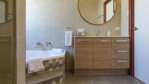 Blue Summit Hideaway - Perths Hotel 38