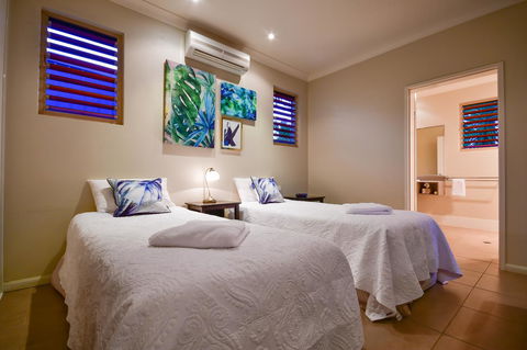 Blue Summit Hideaway - Perths Hotel 3