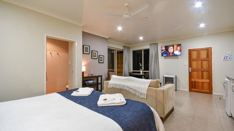 Blue Summit Hideaway - Perths Hotel 17