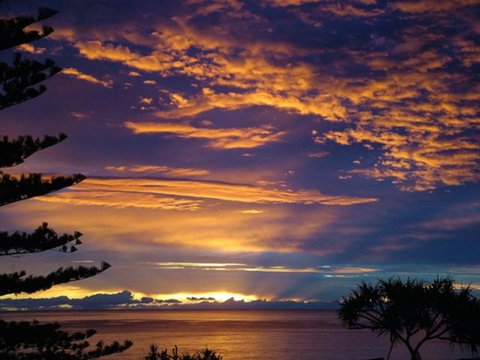 Burleigh Beach Tower - Perths Hotel 13