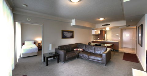 Private 2 Bedroom Apartment @ Chevron Towers - Perths Hotel 3