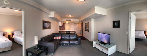 Private 2 Bedroom Apartment @ Chevron Towers - Perths Hotel 1