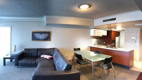 Private 2 Bedroom Apartment @ Chevron Towers - Perths Hotel 2