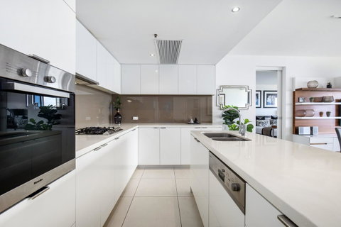 Ultra Broadbeach - Perths Hotel 19
