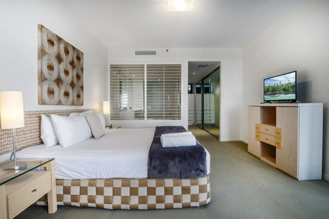 Ultra Broadbeach - Perths Hotel 37