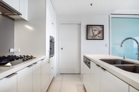 Ultra Broadbeach - Perths Hotel 43