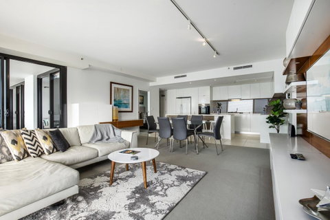 Ultra Broadbeach - Perths Hotel 12