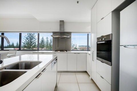 Ultra Broadbeach - Perths Hotel 8
