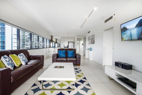 Ultra Broadbeach - Perths Hotel 10