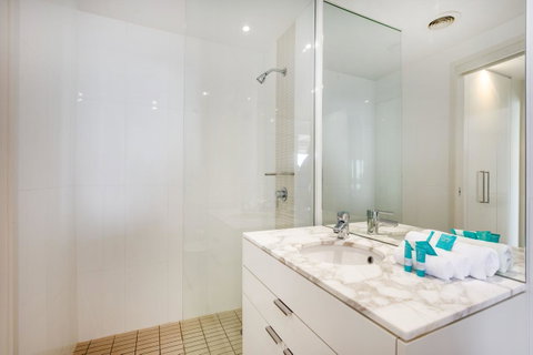 Ultra Broadbeach - Perths Hotel 28