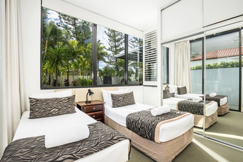 Ultra Broadbeach - Perths Hotel 21