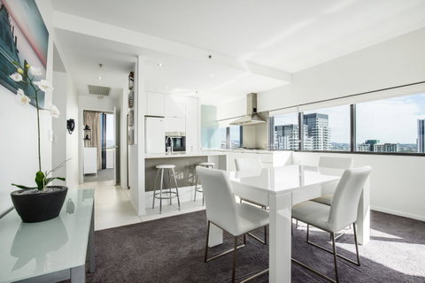 Ultra Broadbeach - Perths Hotel 30
