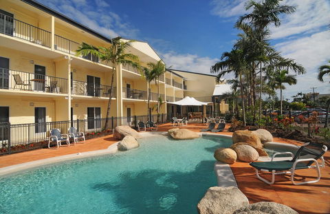 Cairns Queenslander Hotel & Apartments - Perths Hotel 2