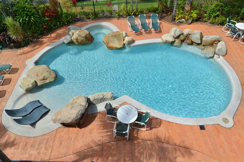 Cairns Queenslander Hotel & Apartments - Perths Hotel 4
