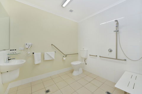 Cairns Queenslander Hotel & Apartments - Perths Hotel 38