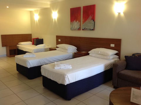 Cairns Queenslander Hotel & Apartments - Perths Hotel 28