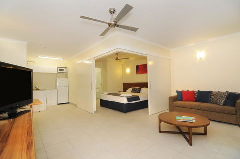 Cairns Queenslander Hotel & Apartments - Perths Hotel 16