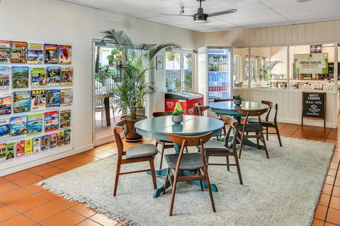 Coral Tree Inn - Perths Hotel 16