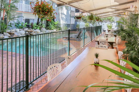 Coral Tree Inn - Perths Hotel 4