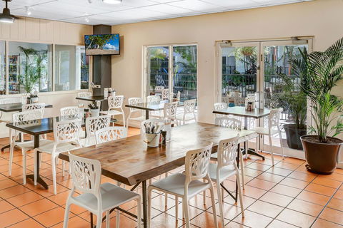 Coral Tree Inn - Perths Hotel 26