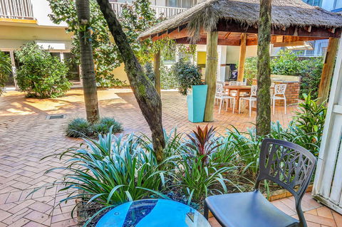 Coral Tree Inn - Perths Hotel 10